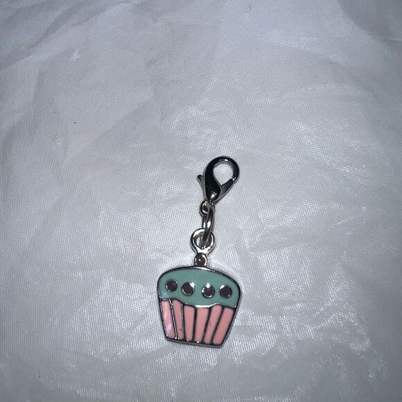 No Brand Jewelry - Cupcake Clip on Charm for Bracelet